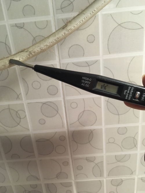 熱水器電線(xiàn),測(cè)電筆顯示36v,怎么回事 摸上去沒(méi)感覺(jué)